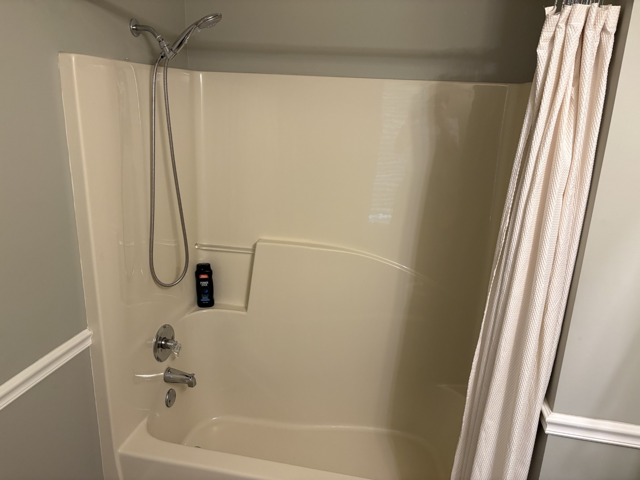 5234 Shellsford Road McMinnville, TN 37110 - Photo 22 of 59 a bathroom with a shower and a bath tub