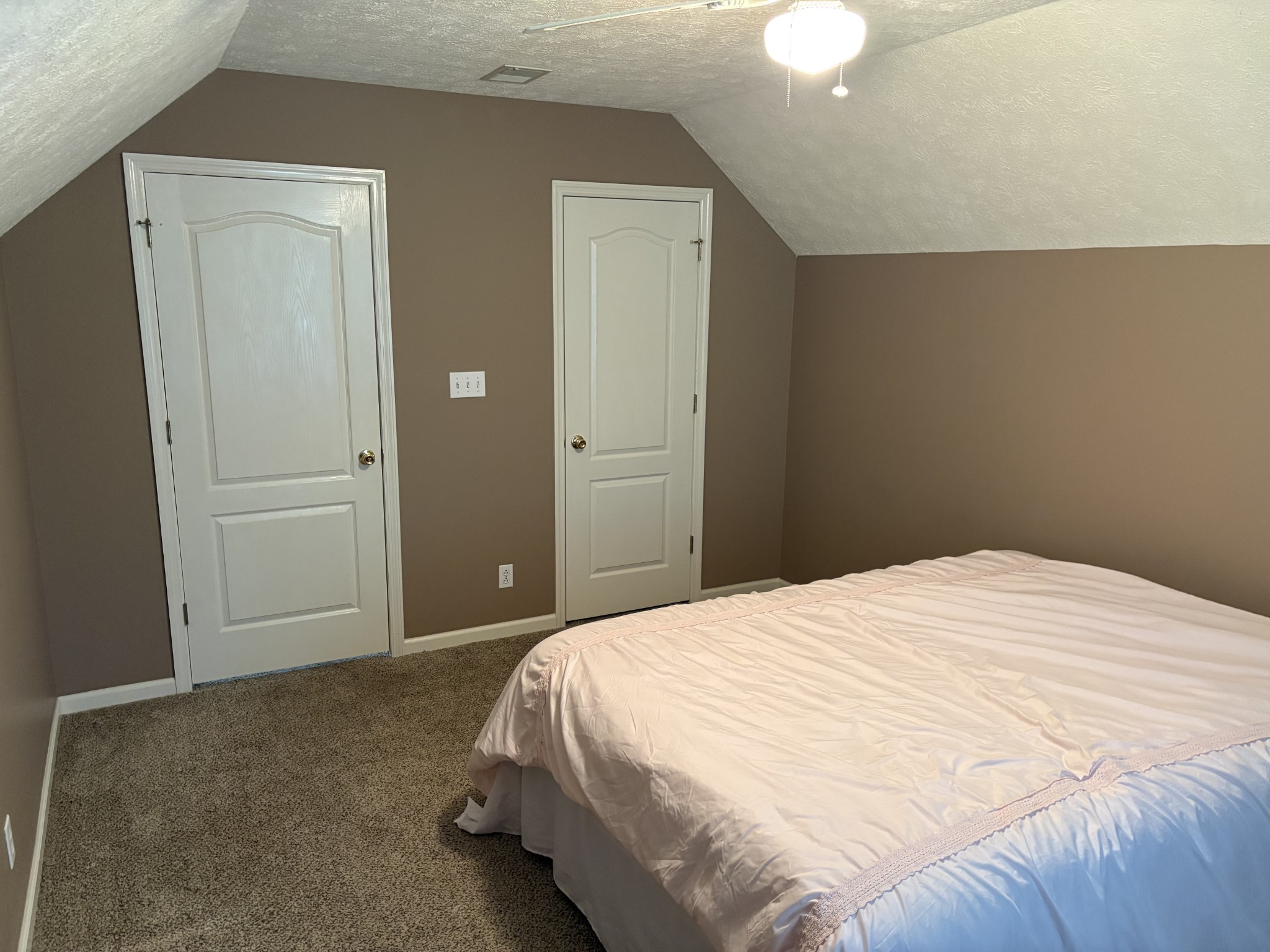 5234 Shellsford Road McMinnville, TN 37110 - Photo 40 of 59 a bedroom with a bed and closet