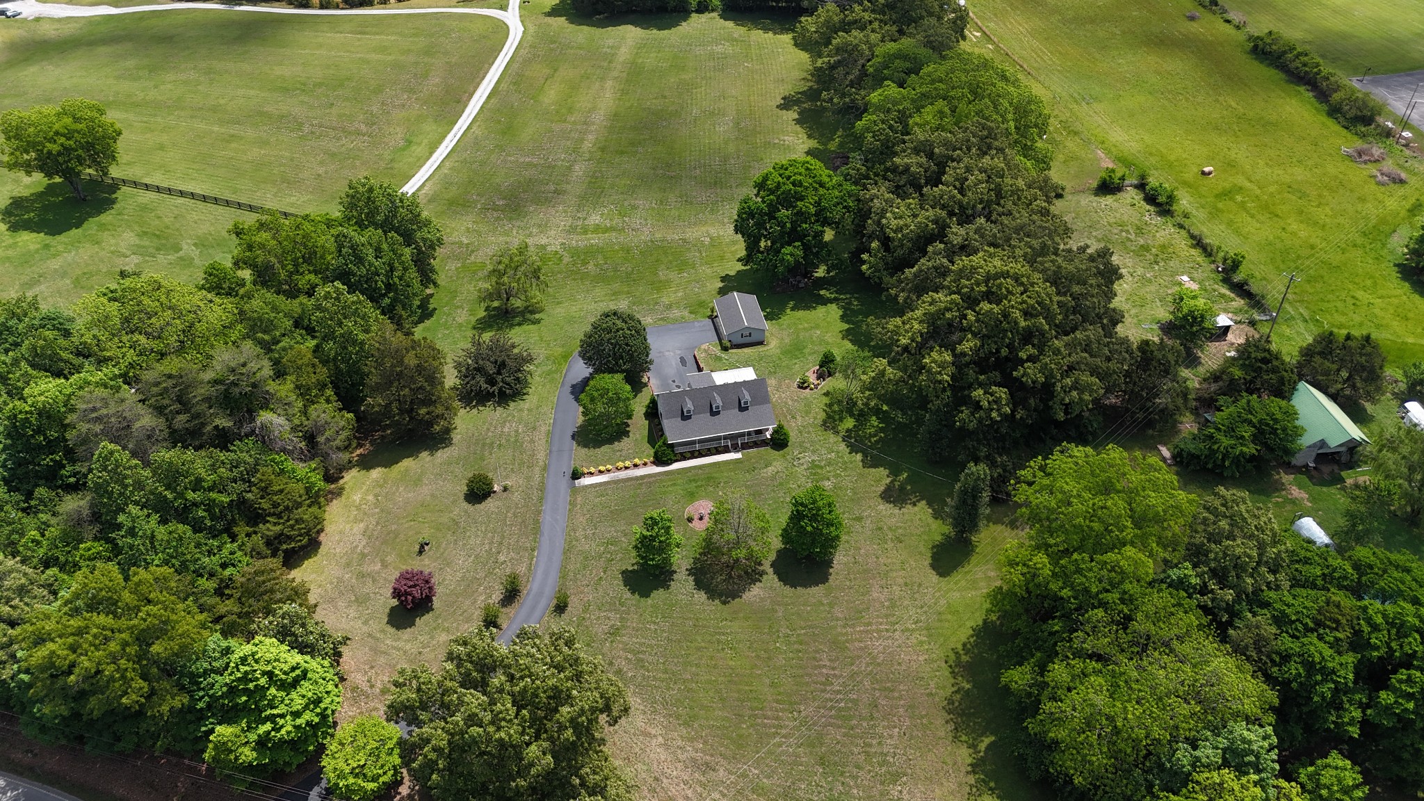 5234 Shellsford Road McMinnville, TN 37110 - Photo 56 of 59 an aerial view of a residential houses with outdoor space