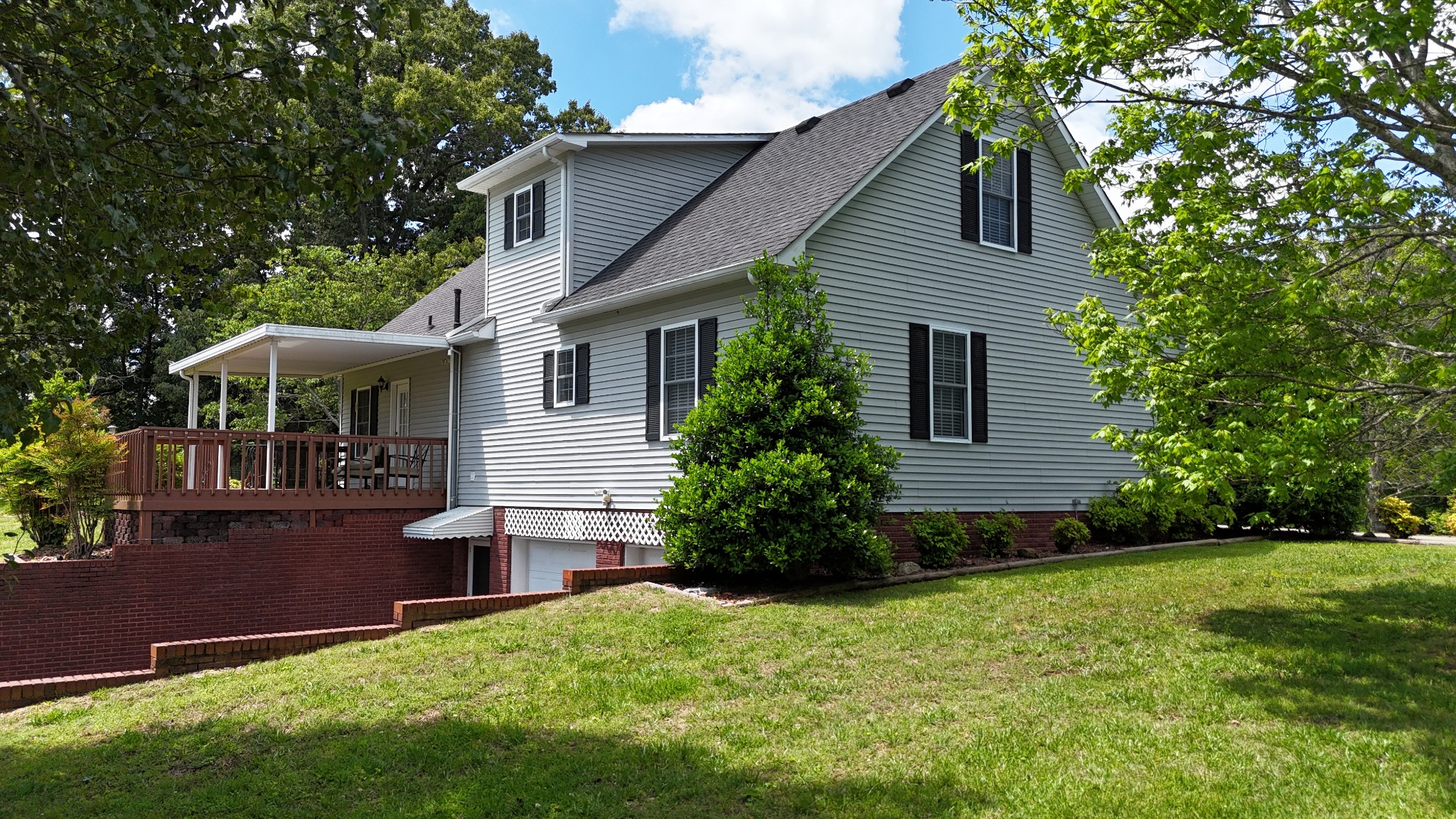 5234 Shellsford Road McMinnville, TN 37110 - Photo 6 of 59 a front view of house with yard and green space