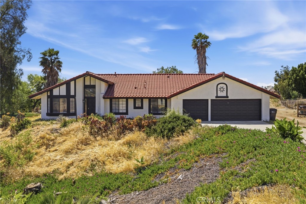 18085 Golden Leaf Lane Riverside, CA 92504 - Photo 5 of 45