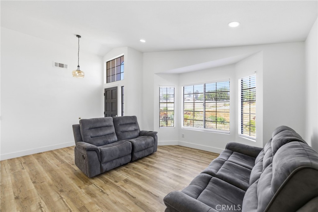 18085 Golden Leaf Lane Riverside, CA 92504 - Photo 7 of 45