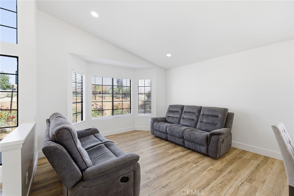 18085 Golden Leaf Lane Riverside, CA 92504 - Photo 8 of 45