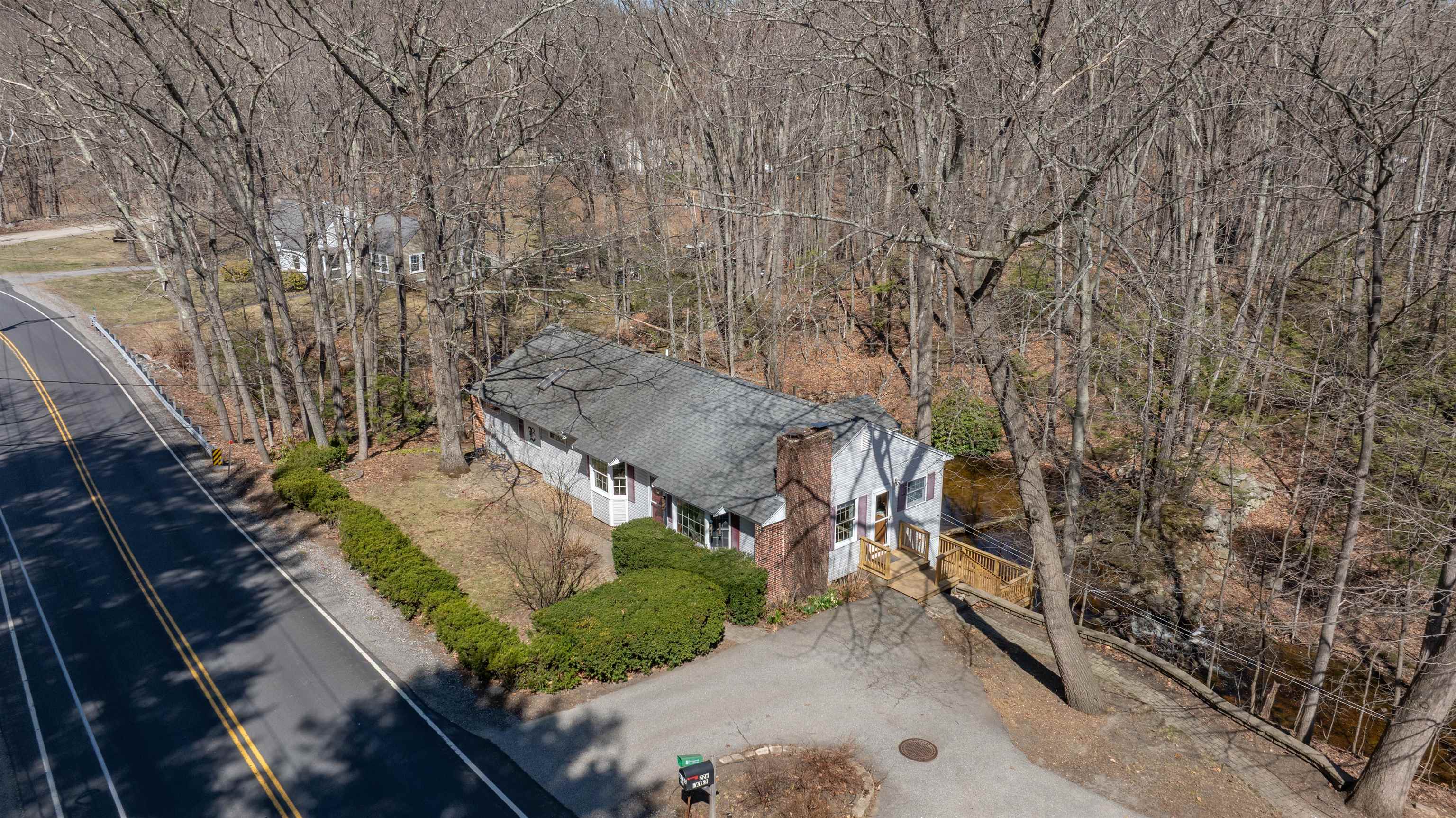 226 Amesbury Road Kensington, NH 03833 - Photo 7 of 59