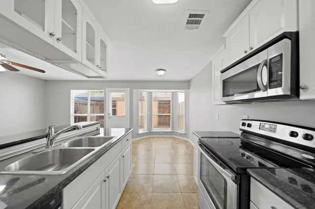 $1,275 | 13447 Castilian Drive, Unit 57, Houston, TX 77015