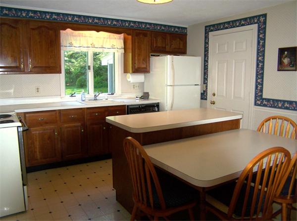 110 Wildwood Road Andover, MA 01810 - Photo 10 of 27 Gallery Image 10