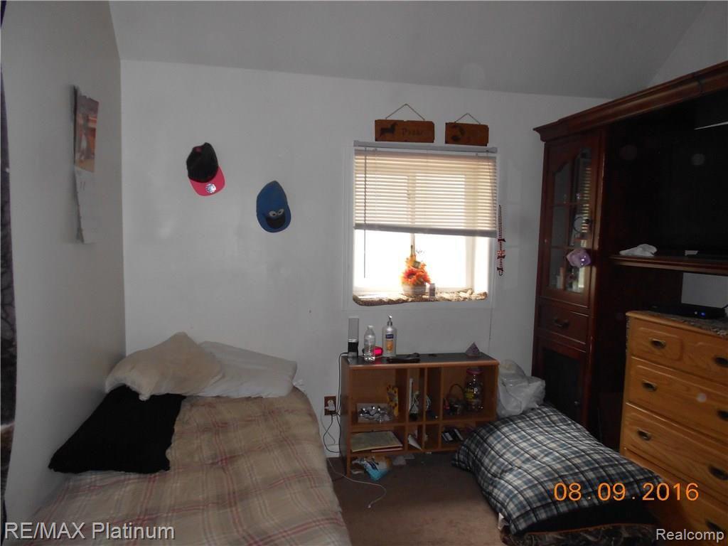 2396 West Wardlow Road Highland, MI 48357 - Photo 9 of 13 88916 003.JPG