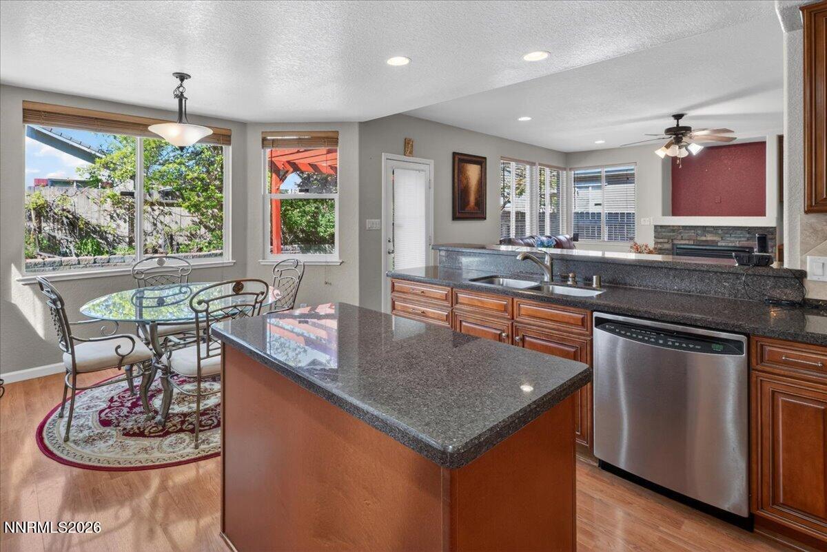10063 Kentfield Place Reno, NV 89521 - Photo 7 of 29 11-DSC_4231