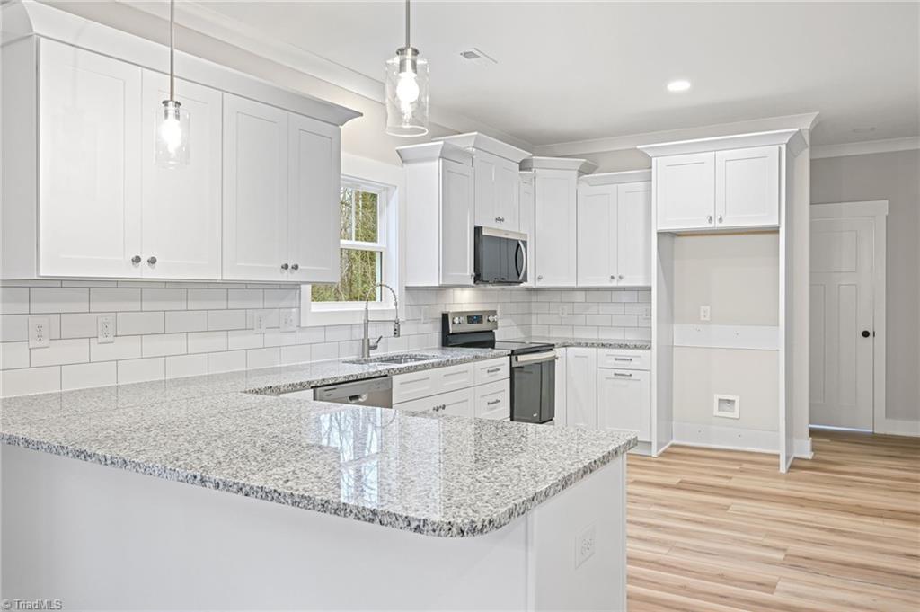 4308 Old Lexington Road Winston-Salem, NC 27107 - Photo 13 of 34 Kitchen