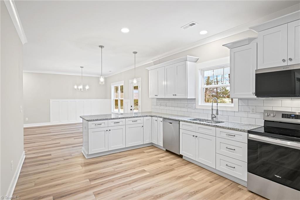 4308 Old Lexington Road Winston-Salem, NC 27107 - Photo 15 of 34 Kitchen