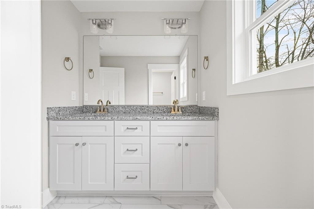4308 Old Lexington Road Winston-Salem, NC 27107 - Photo 30 of 34 Guest bathroom upstairs