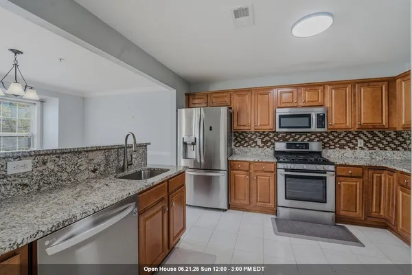 $620,000 | 2 Marina Drive, Bayonne, NJ 07002