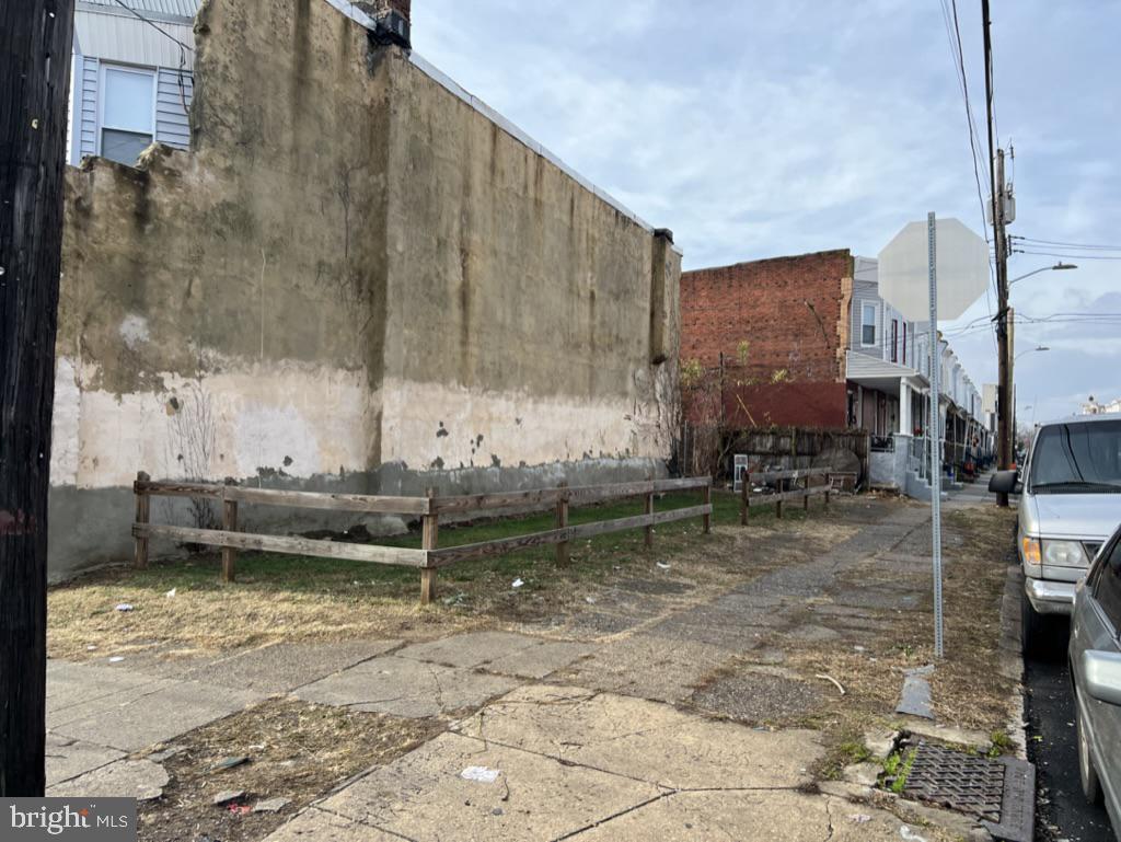 632 South 56th Street Philadelphia, PA 19143 - Photo 6 of 8 a view of pool with a yard