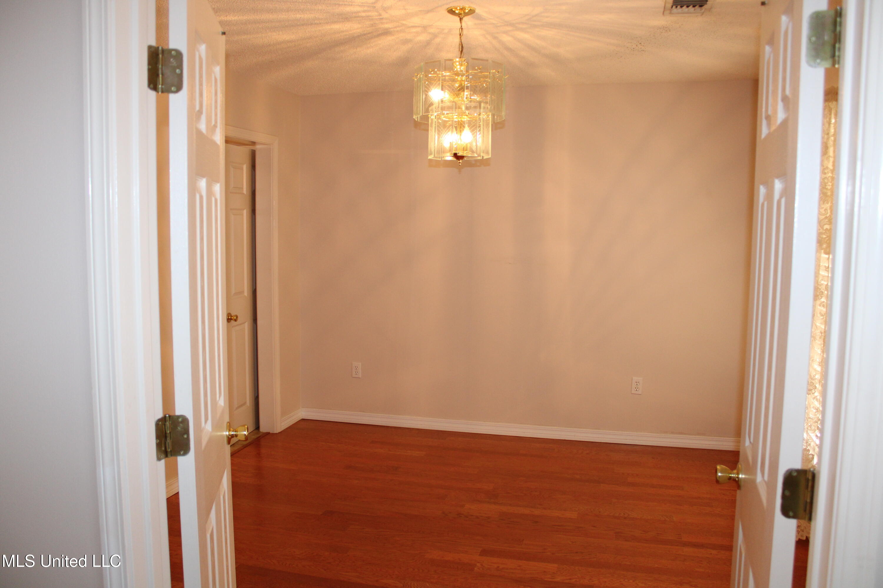 9300 Ridgeview Drive Ocean Springs, MS 39564 - Photo 36 of 54 IMG_6881