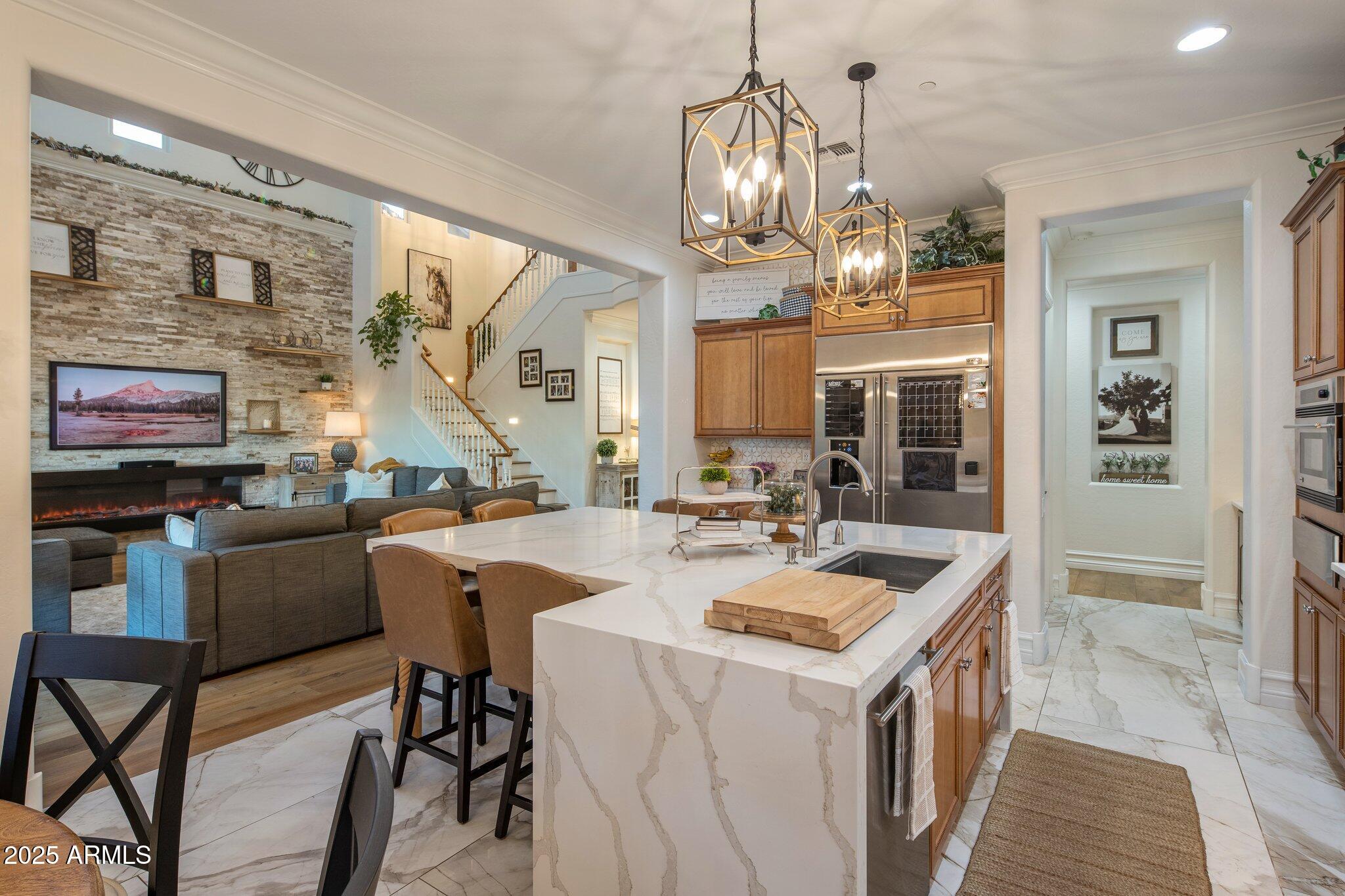 3741 East Ember Glow Way Phoenix, AZ 85050 - Photo 6 of 71 6