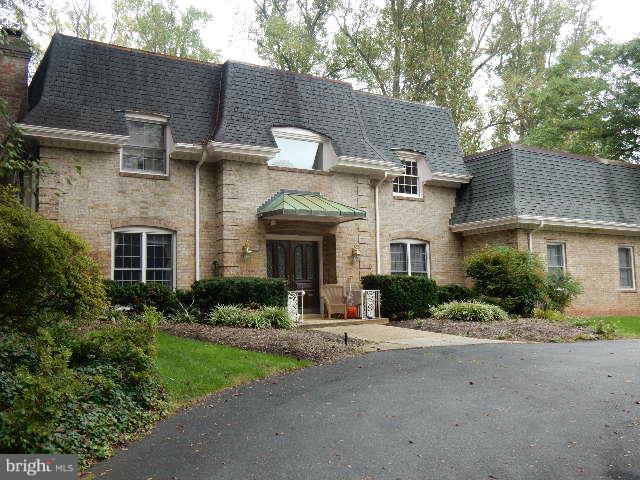 6924 Heatherhill Road Bethesda, MD 20817 - Photo 1 of 12 Exterior (Front)