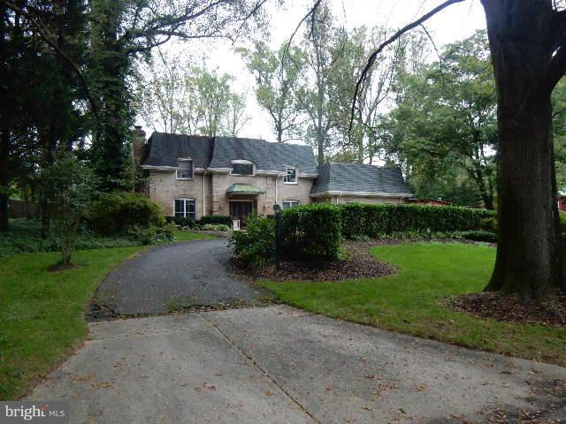 6924 Heatherhill Road Bethesda, MD 20817 - Photo 4 of 12 Exterior (Front)