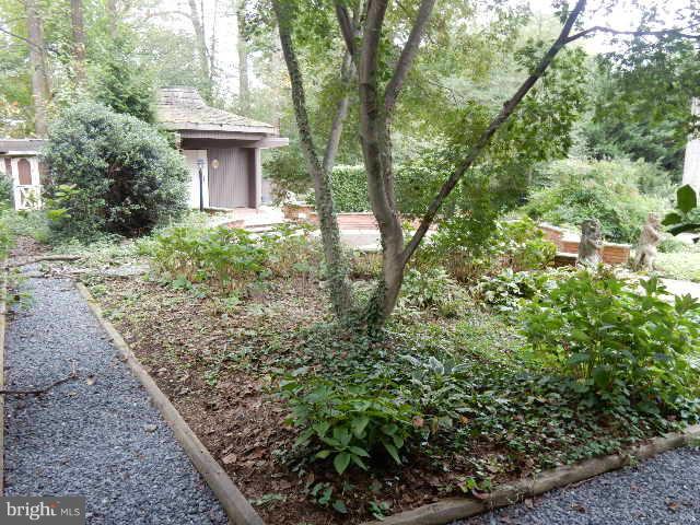 6924 Heatherhill Road Bethesda, MD 20817 - Photo 10 of 12 Exterior (Rear)