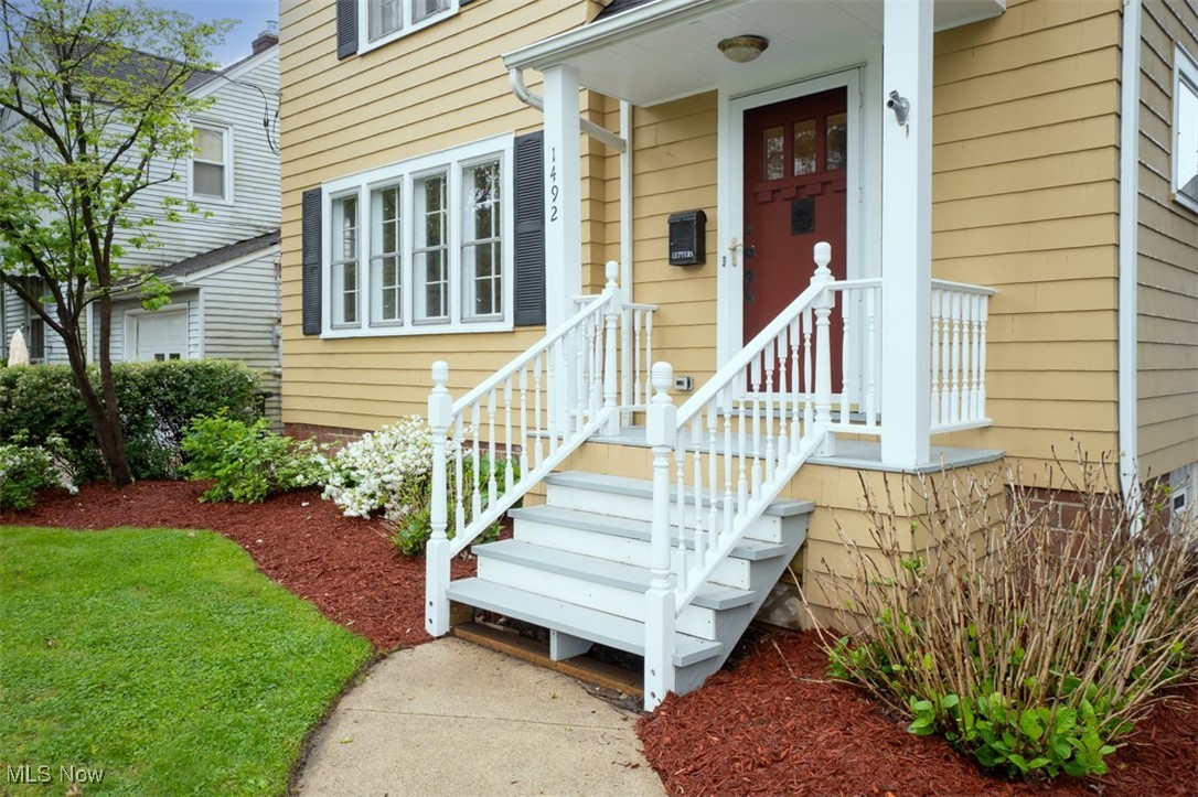 1492 Lyndhurst Road Lyndhurst, OH 44124 - Photo 2 of 32 View of front entry
