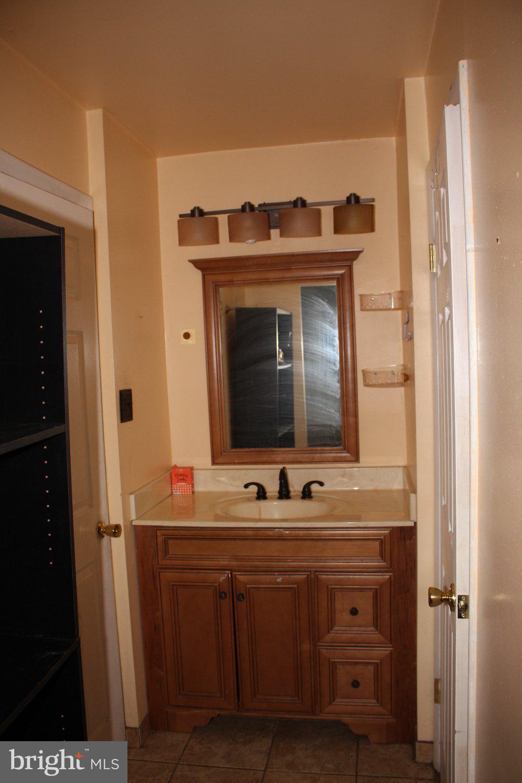 146 Oakmont Road Clementon, NJ 08021 - Photo 20 of 29 Charming bathroom with classic appeal.