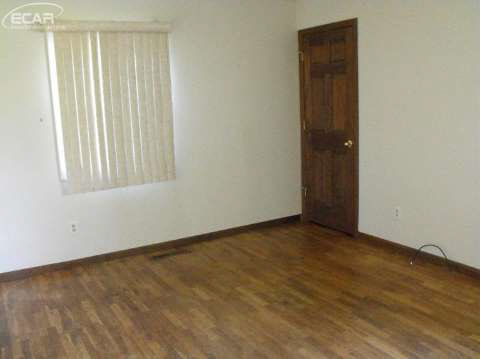 1297 West Vienna Road Clio, MI 48420 - Photo 4 of 27 20438474-3.JPG