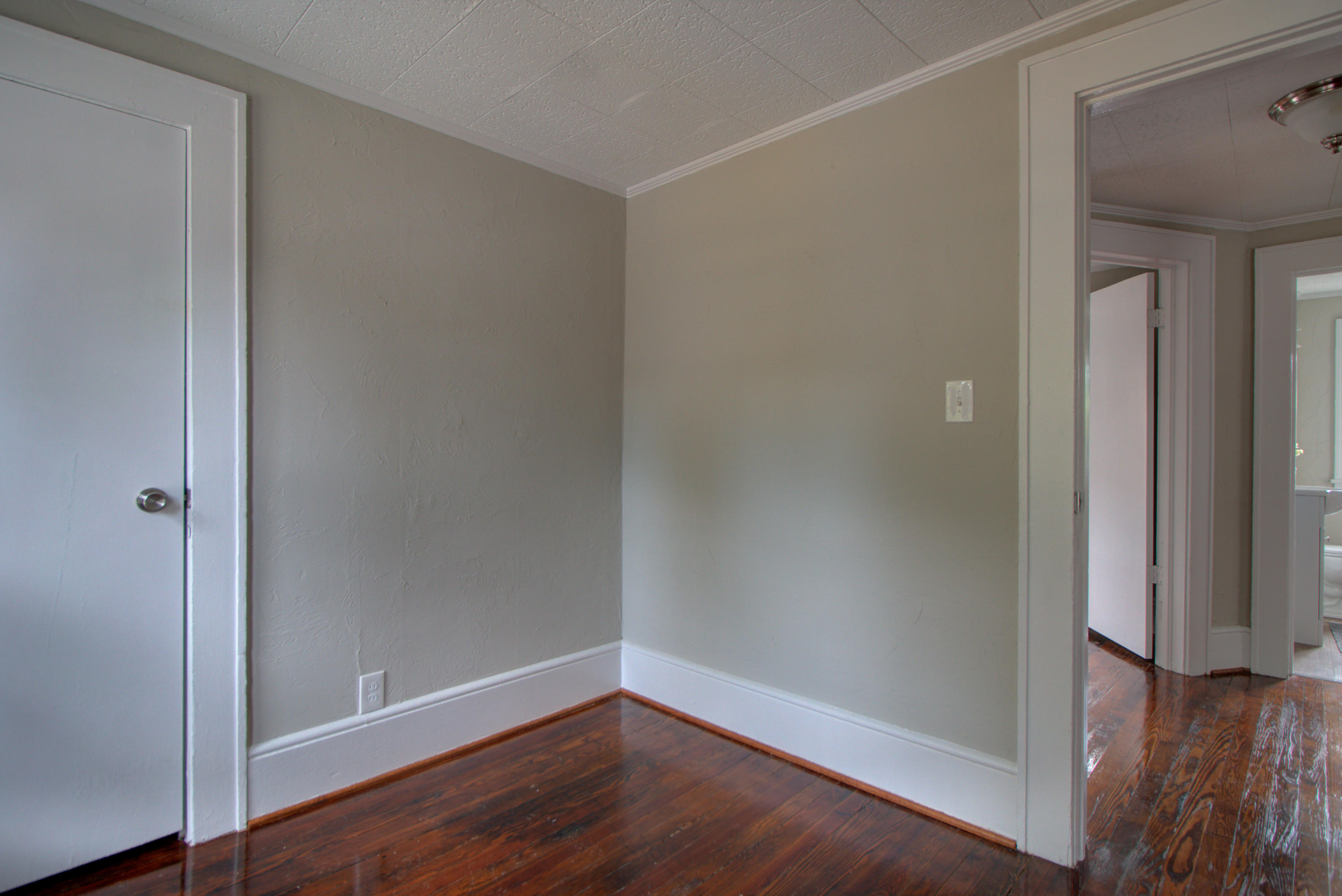 2136 Holley Road Roanoke, VA 24012 - Photo 14 of 29 _MG_0262_3_4_5_6