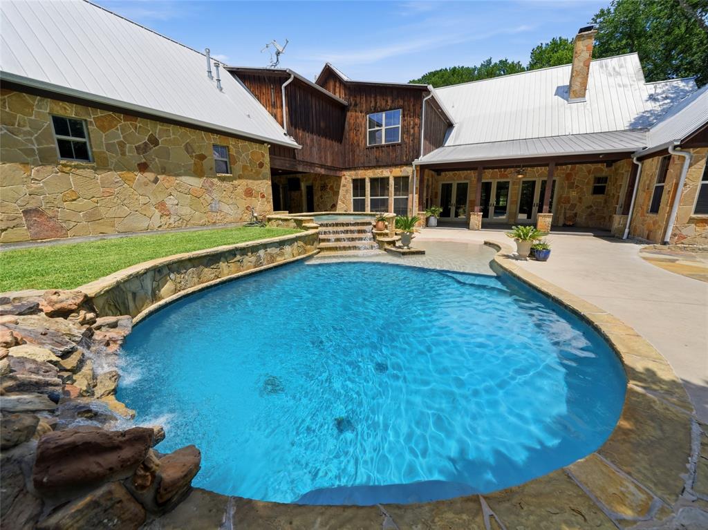 129 Trinity Bluffs Road Aledo, TX 76008 - Photo 29 of 40