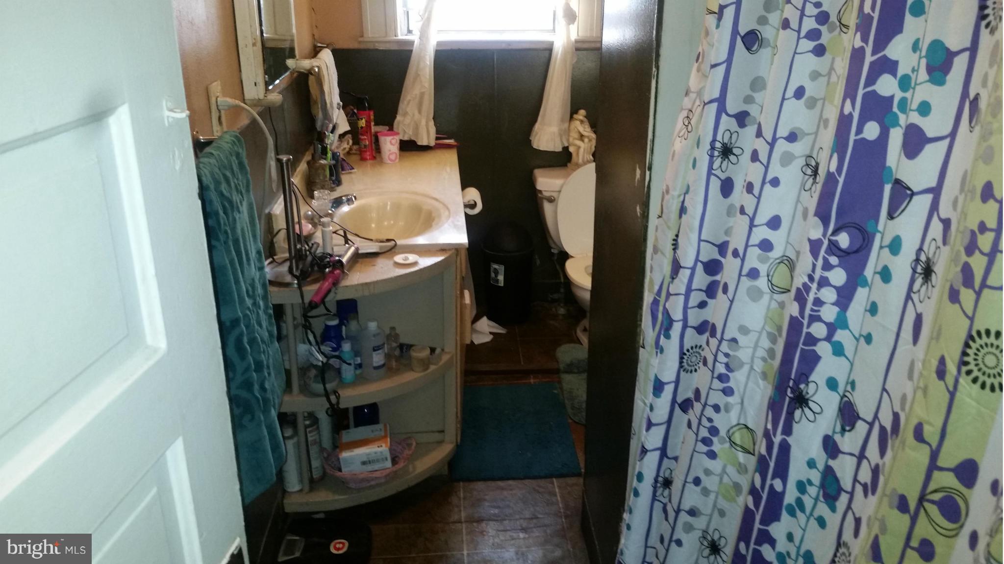 1531 Appleton Street Baltimore, MD 21217 - Photo 10 of 12 Bath