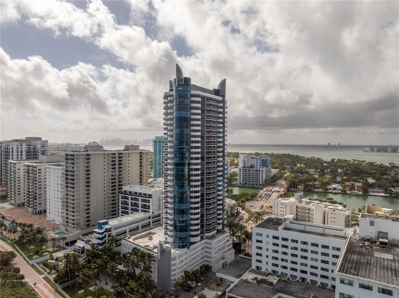6301 Collins Avenue, Unit 1708 Miami Beach, FL 33141 - Photo 38 of 43 a view of a city with buildings