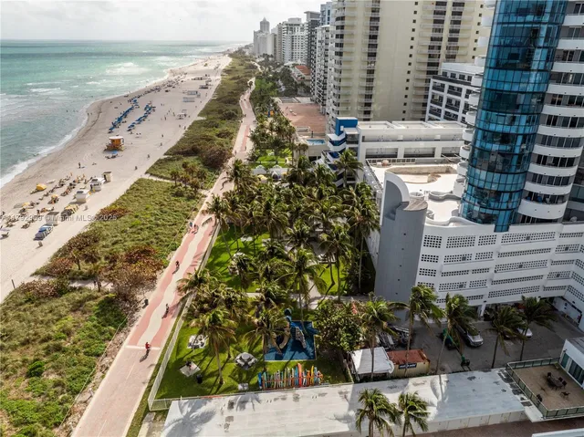 $6,200 | 6301 Collins Avenue, Unit 1708, Miami Beach, FL 33141