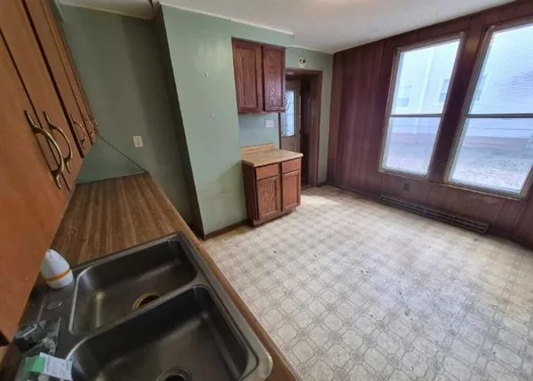 $79,500 | 1022 3rd Avenue, Eau Claire, WI 54703