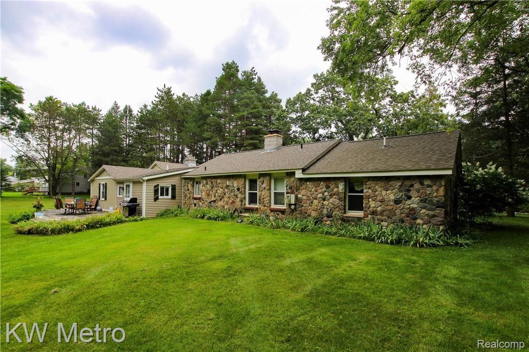 60121 Mt Vernon Road Rochester, MI 48306 - Photo 41 of 43 IMG_6607.jpg