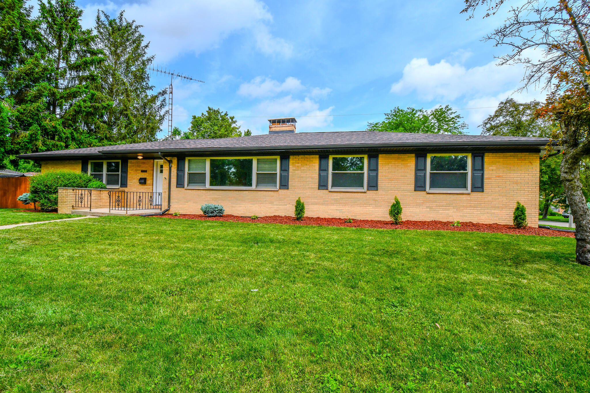 1519 Surrey Road Troy, OH 45373 - Photo 7 of 46 Gallery Image 7