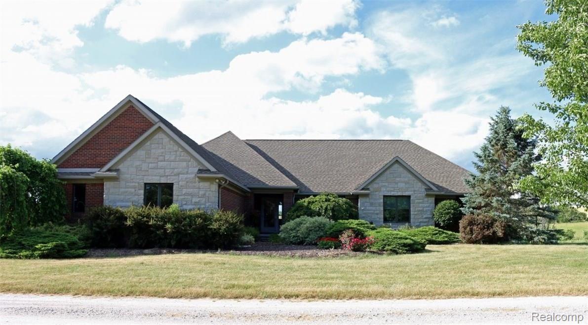 12687 Read Road Fenton, MI 48430 - Photo 1 of 20 1.jpg