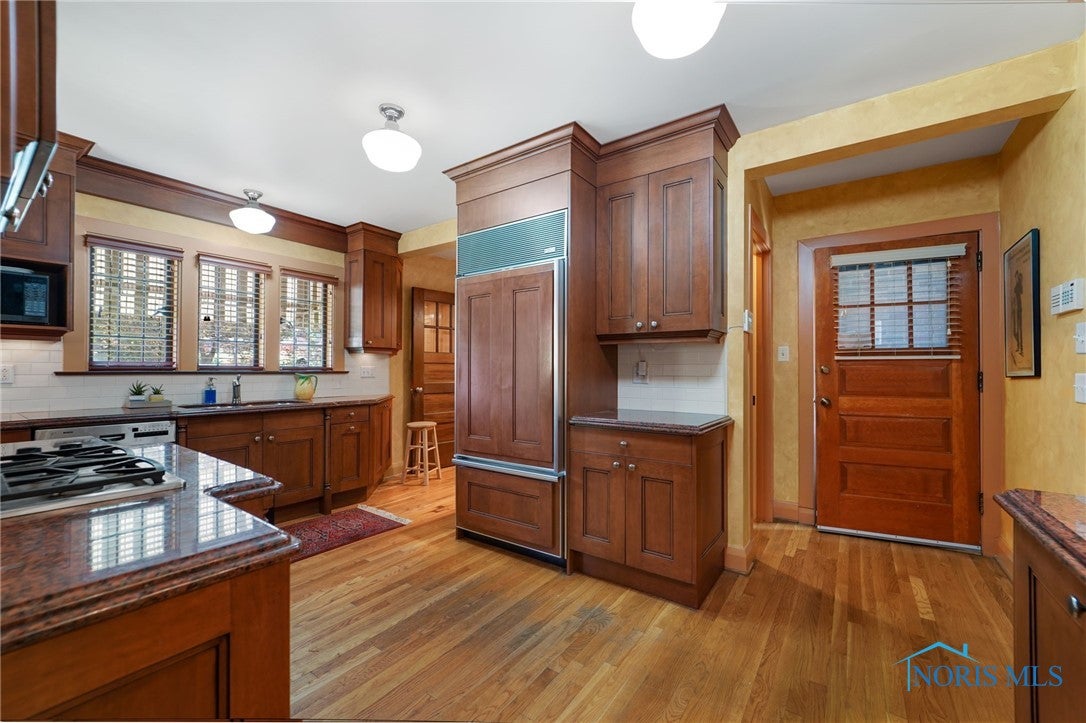 2017 Shenandoah Road Toledo, OH 43607 - Photo 8 of 37 Gallery Image 8
