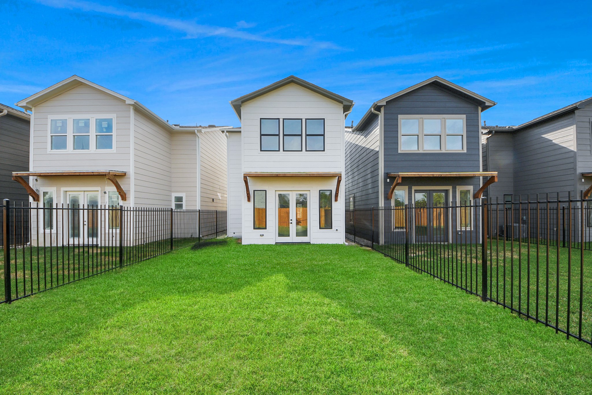 6320 Milwee Street, Unit A Houston, TX 77092 - Photo 40 of 42 a view of an house with backyard and balcony