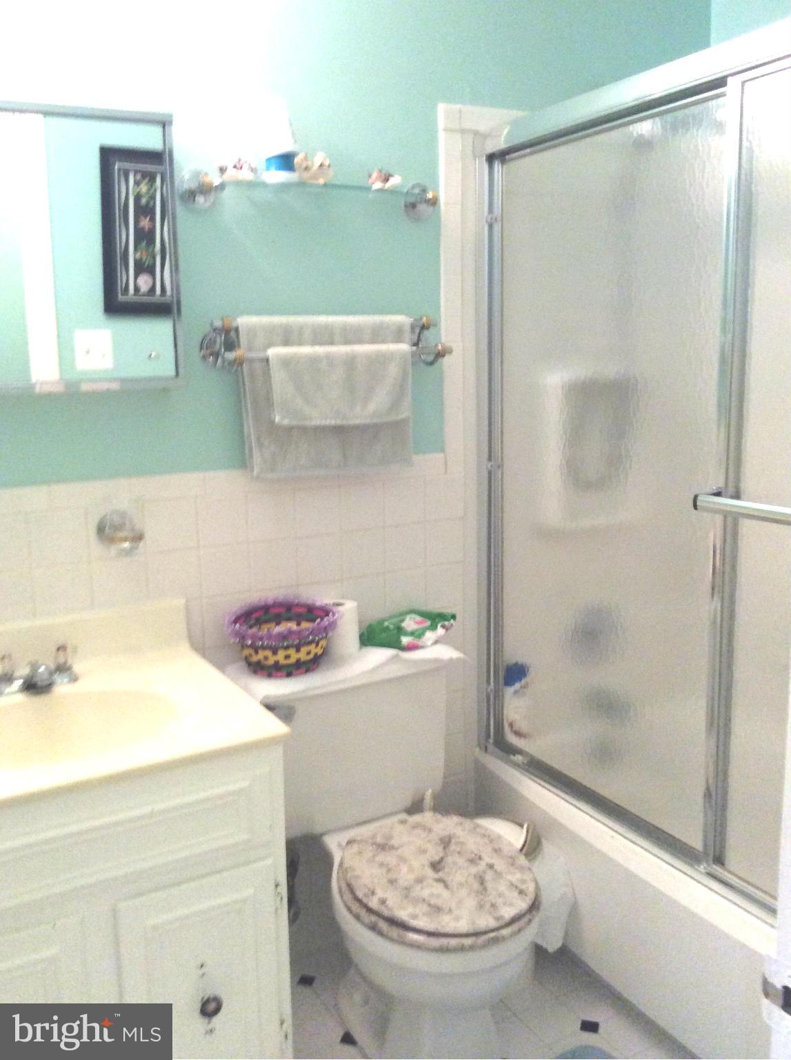 14113 Grayson Road Woodbridge, VA 22191 - Photo 11 of 26 Bath