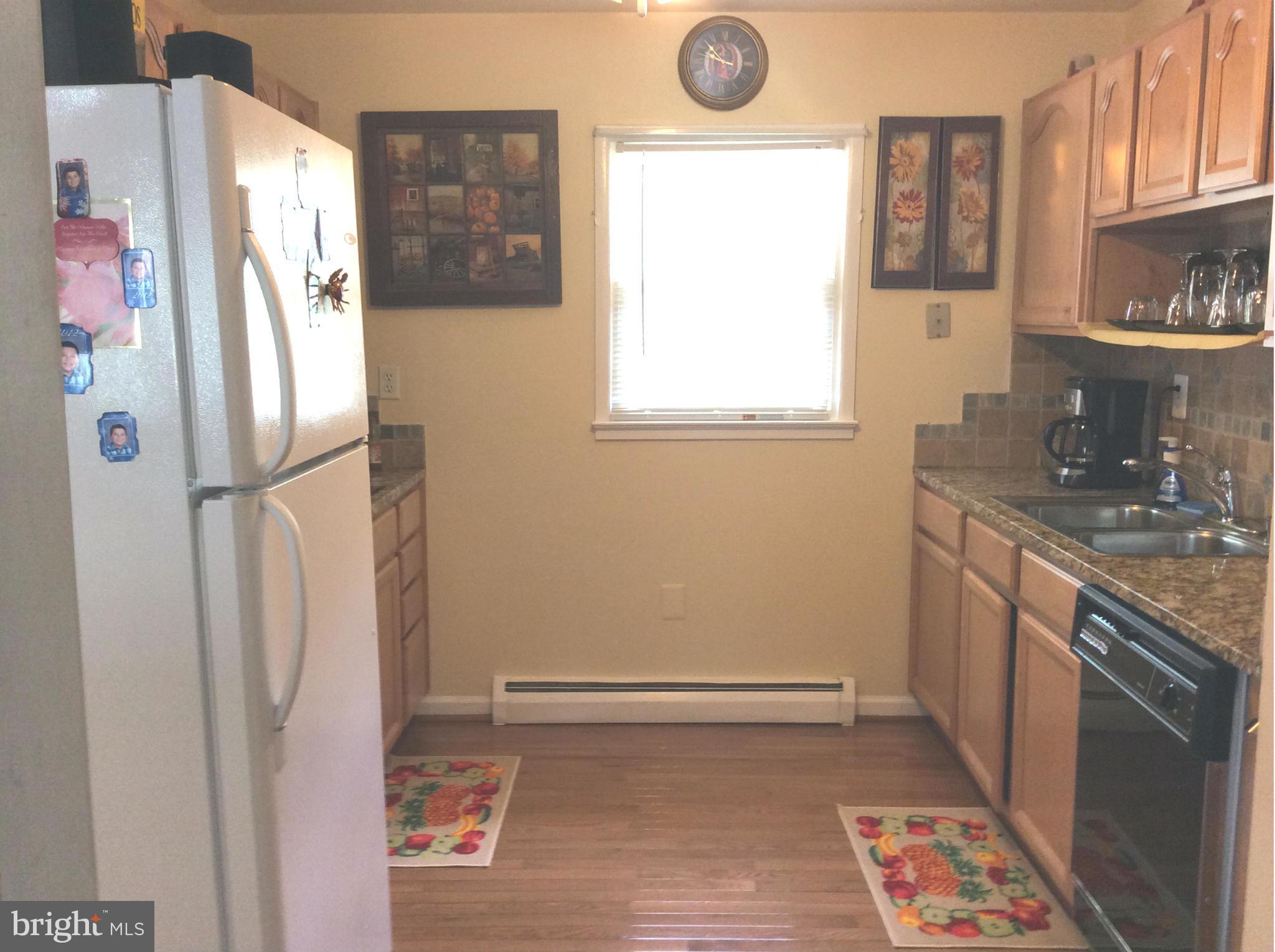 14113 Grayson Road Woodbridge, VA 22191 - Photo 4 of 26 Kitchen