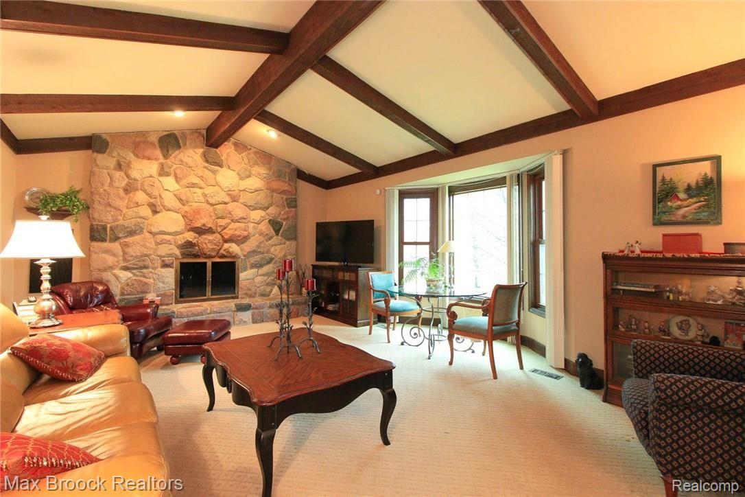 3251 Kilburn Road West Rochester, MI 48306 - Photo 19 of 53 2E483F89-80F4-401D-BFED-9B72C828E5BB.jpeg