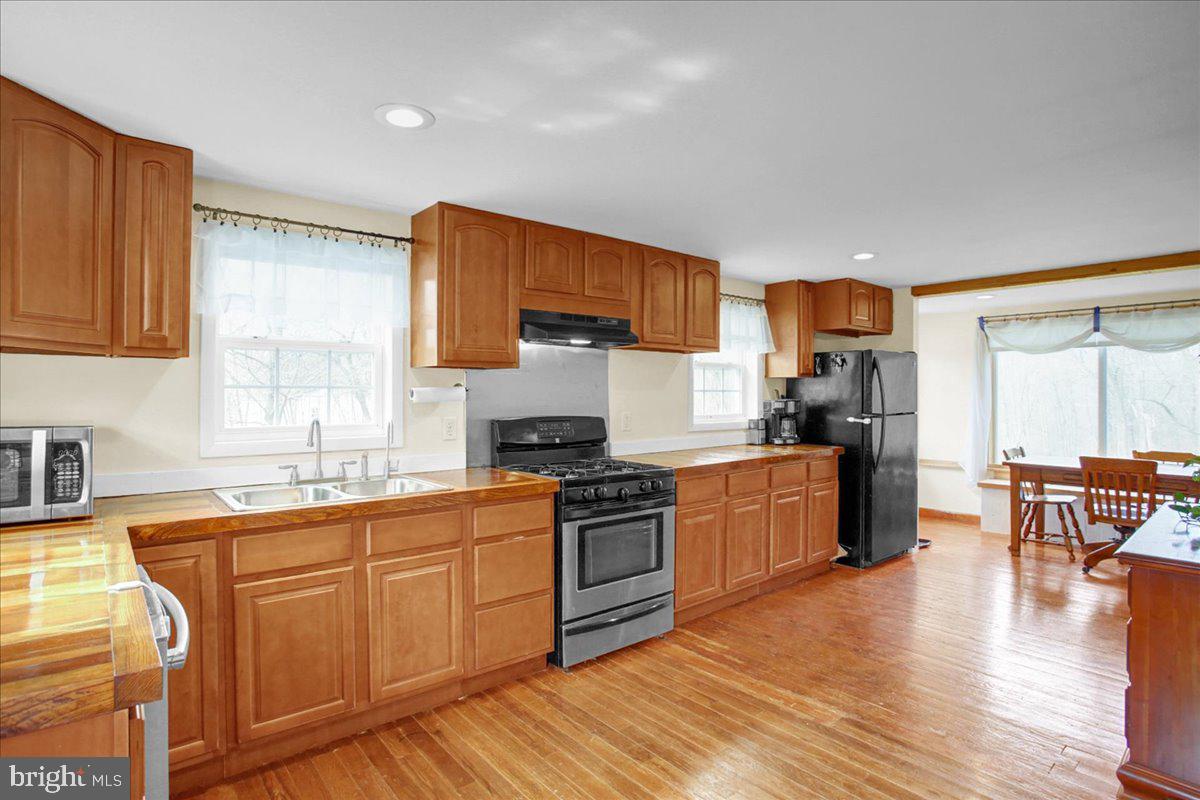 173 Forgedale Road Fleetwood, PA 19522 - Photo 4 of 22 Gallery Image 4