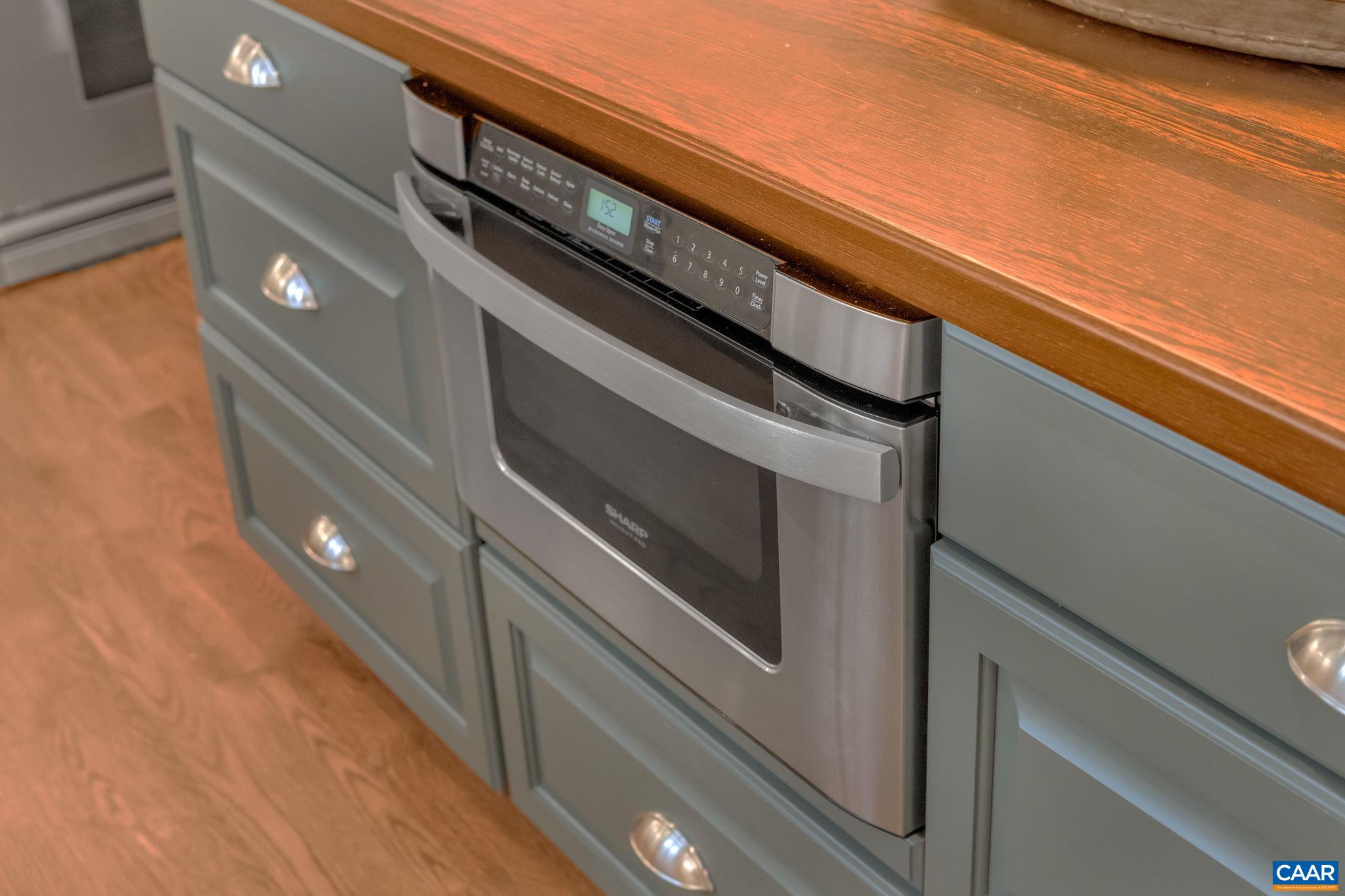 2940 Daventry Lane Charlottesville, VA 22911 - Photo 19 of 67 a close view of a stove in kitchen