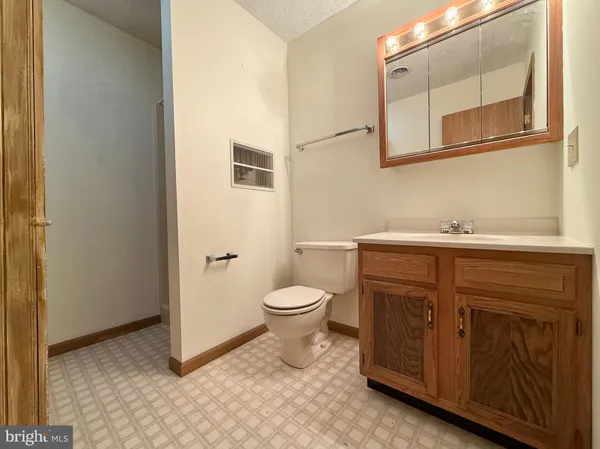 $199,900 | 102 Tecumseh Trail, Hedgesville, WV 25427