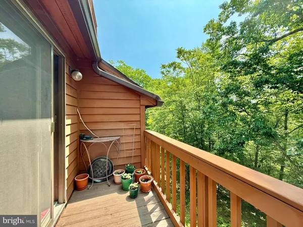 $199,900 | 102 Tecumseh Trail, Hedgesville, WV 25427
