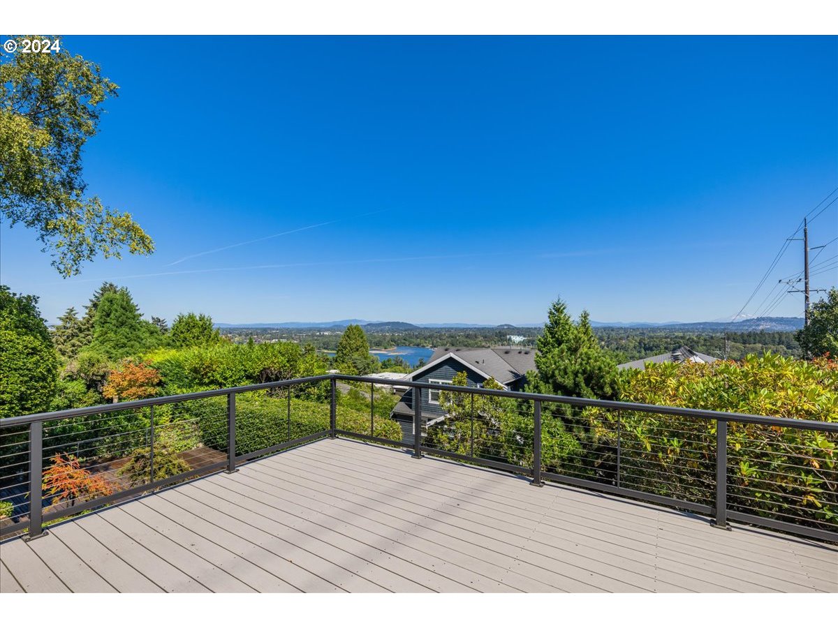 239 South Custer Street Portland, OR 97219 - Photo 35 of 43 Gallery Image 35