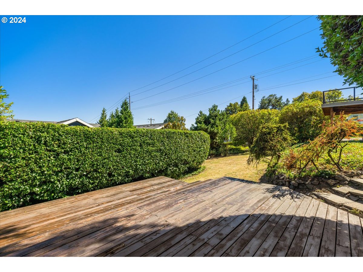 239 South Custer Street Portland, OR 97219 - Photo 41 of 43 Gallery Image 41