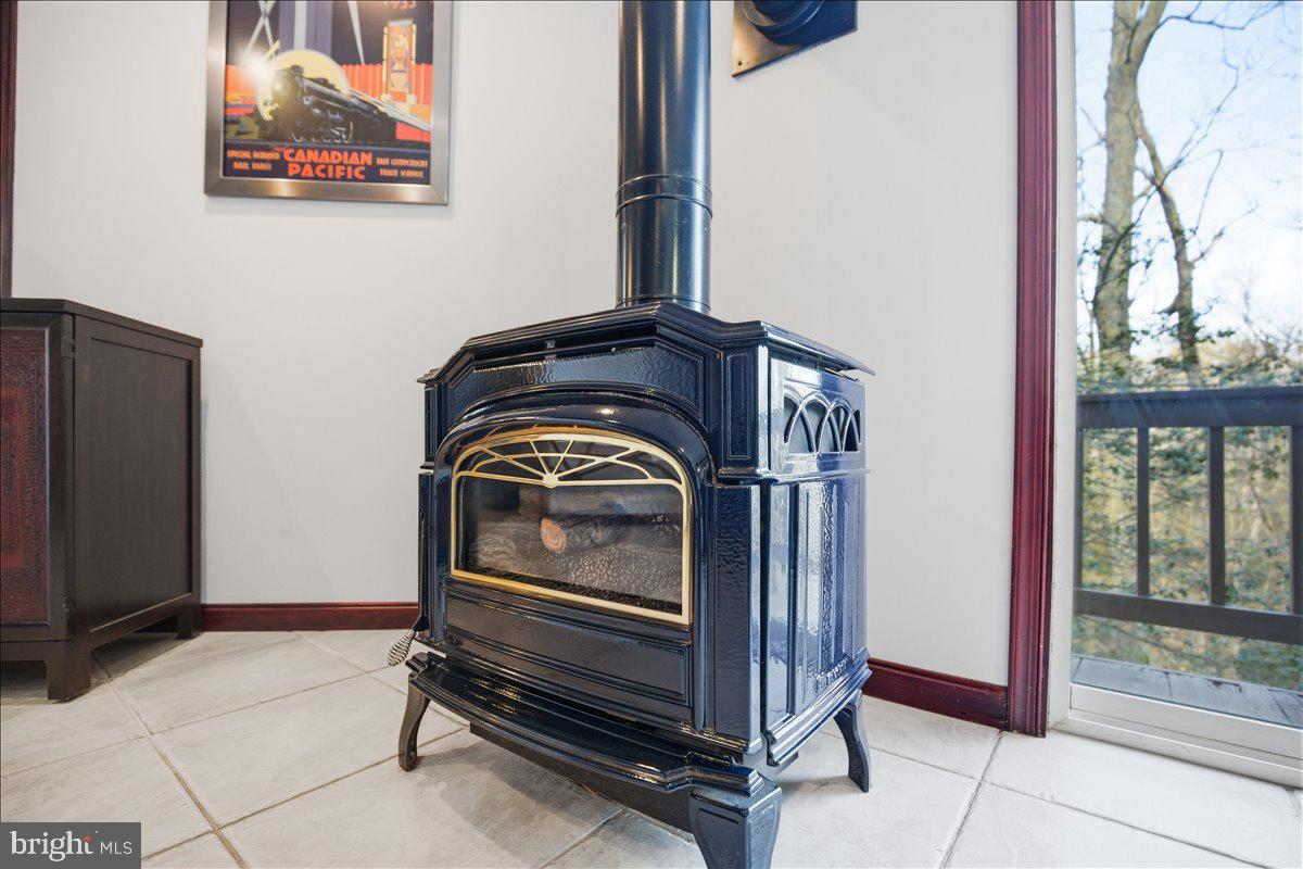 1142 Ranger Ridge Road Lusby, MD 20657 - Photo 37 of 53 a utility room with dryer and washer