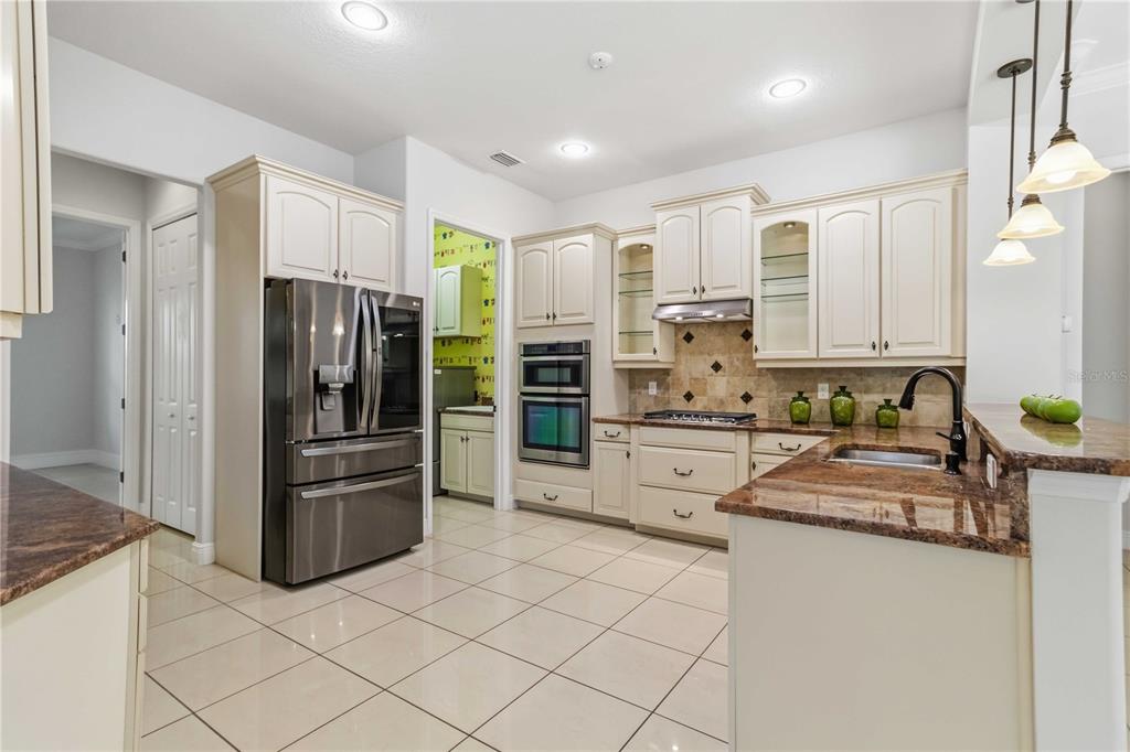 8057 Rio Bella Place University Park, FL 34201 - Photo 16 of 44
