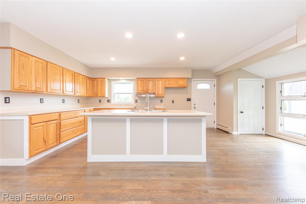 912 North Wixom Road Wixom, MI 48393 - Photo 12 of 49