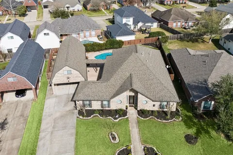 $600,000 | 404 Primrose Lane, League City, TX 77573