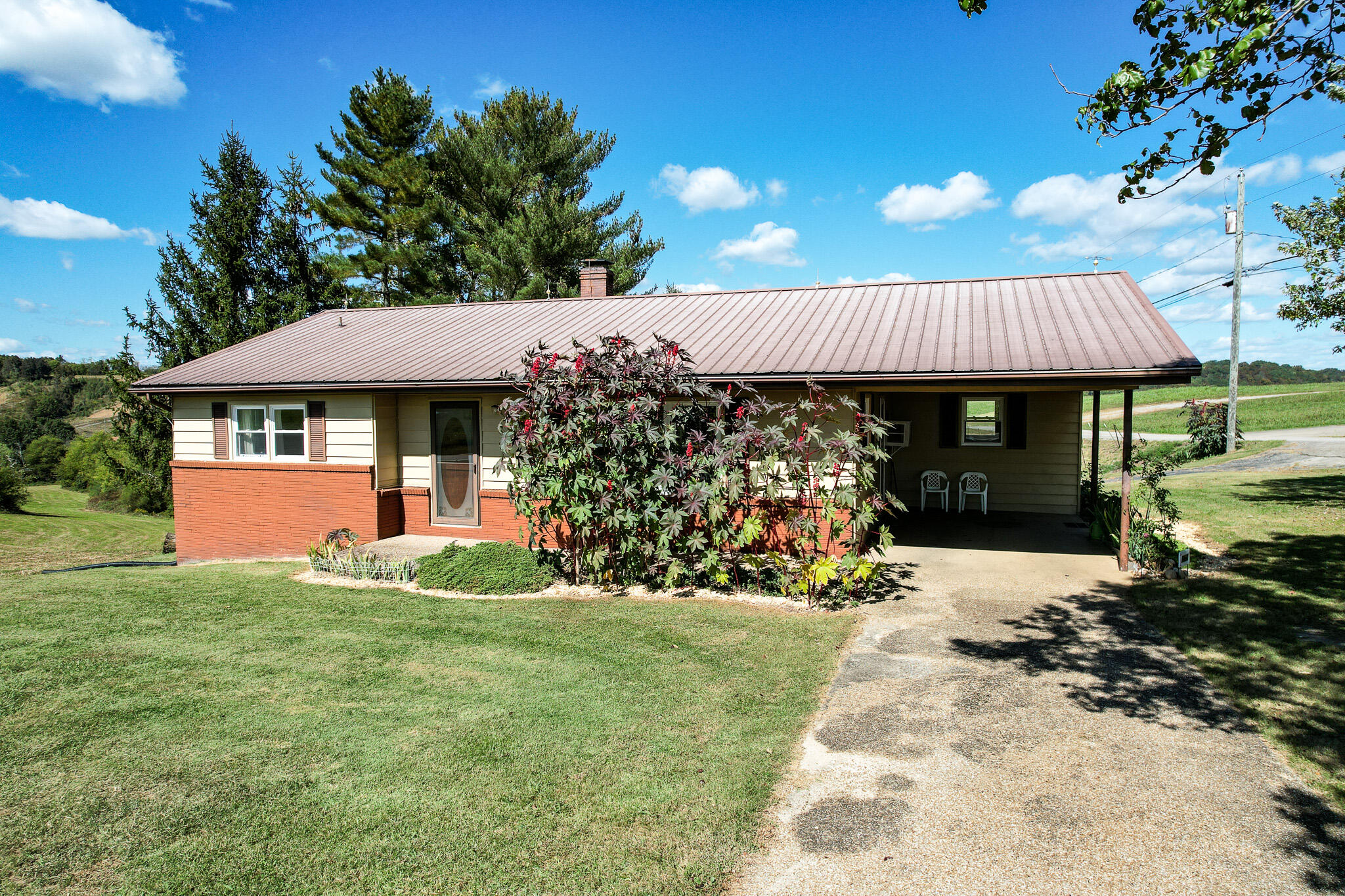 7460 Warrensburg Road Mosheim, TN 37818 - Photo 1 of 32 7460 front 2